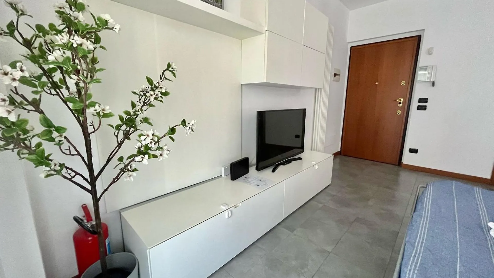 Apartman Santa Giulia Terrace - 15 Mins City Center Milánó
