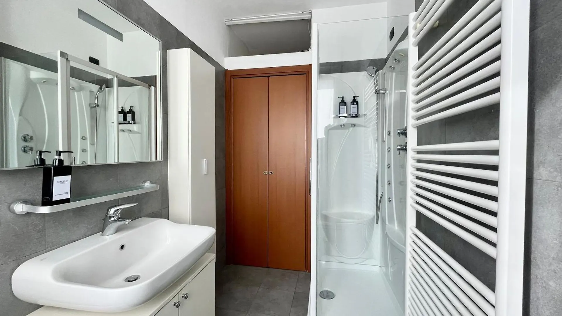 Appartement Santa Giulia Terrace - 15 Mins City Center Milaan Italië
